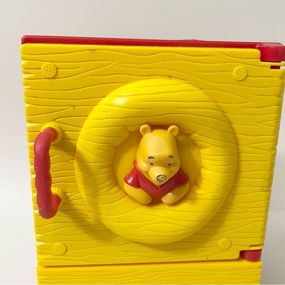 Disney Tomy Winnie the Pooh Refrigerator Toy Miniature Cooler Ice Box - Picture 2 of 16